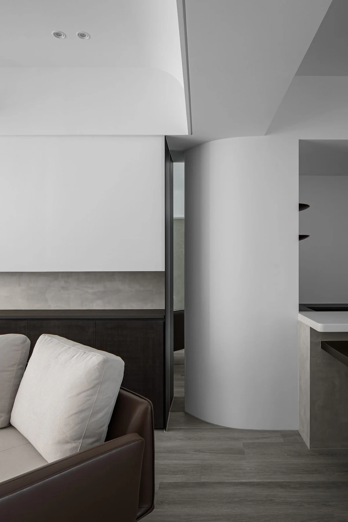AH RESIDENCE - Detail View 1-2
